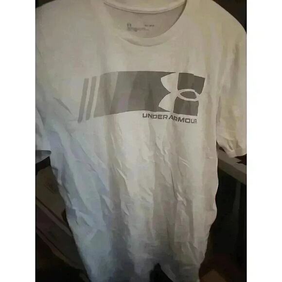 Under Armour T-Shirt Medium Men's Loose Shirt Top CR2 Excellent Nice Comfy - Picture 1 of 6